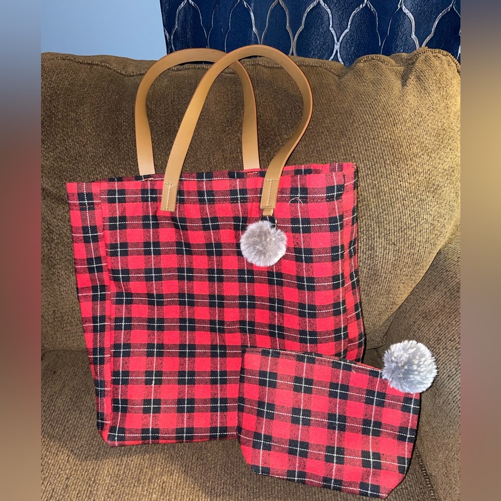 Unbranded tote w/ small zipper bag